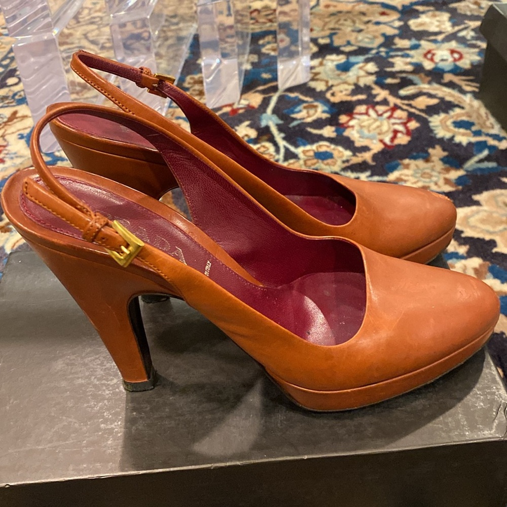 Prada shoes - Picture 2 of 4